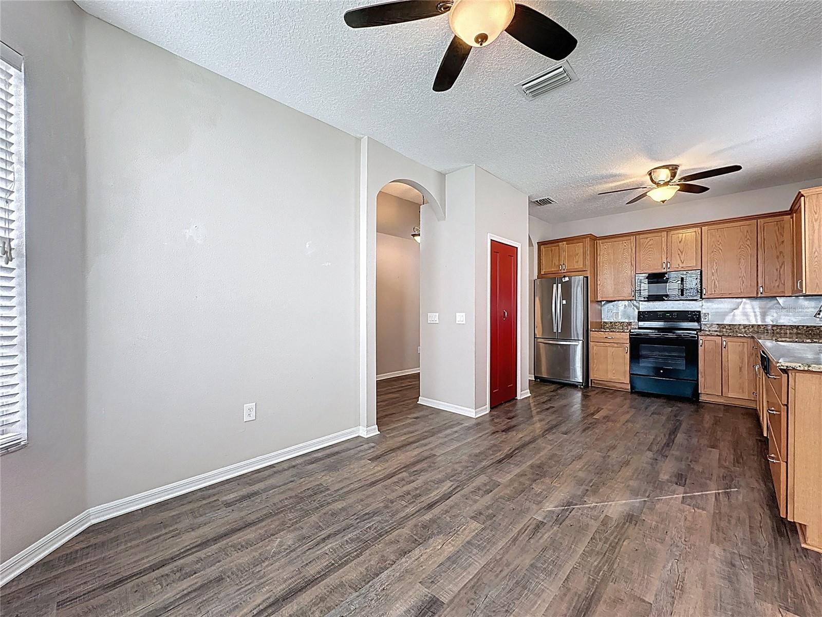 CALABAY PARC AT TOWER LAKE - Residential