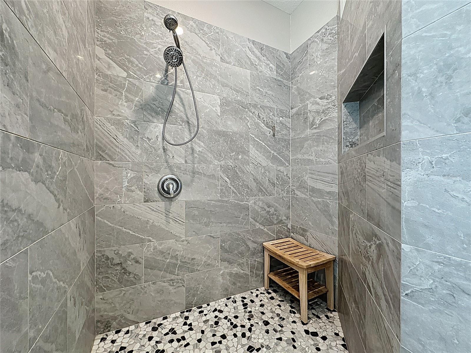 CALABAY PARC AT TOWER LAKE - Residential