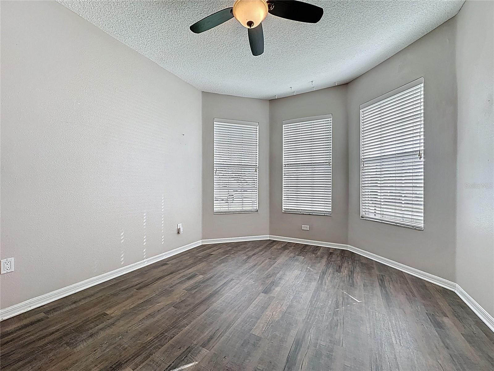 CALABAY PARC AT TOWER LAKE - Residential