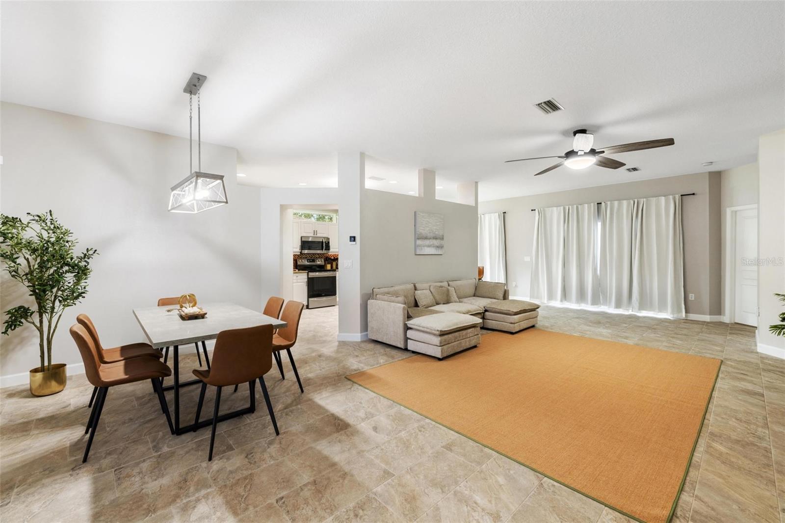 GOLF ESTATES - Residential Lease