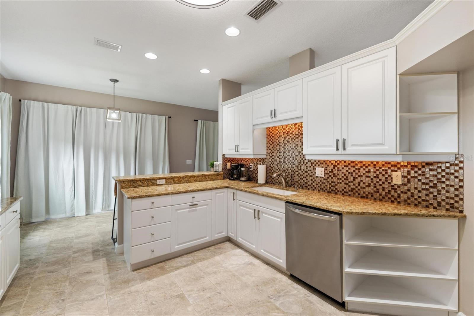 GOLF ESTATES - Residential Lease