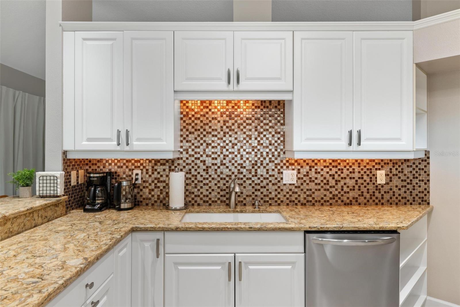 GOLF ESTATES - Residential Lease