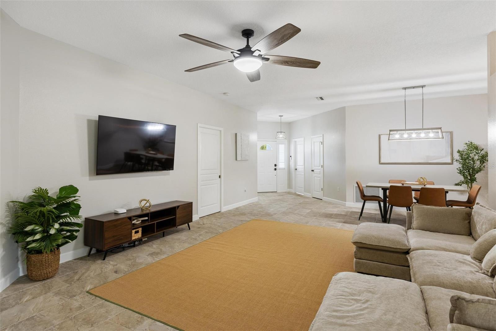 GOLF ESTATES - Residential Lease