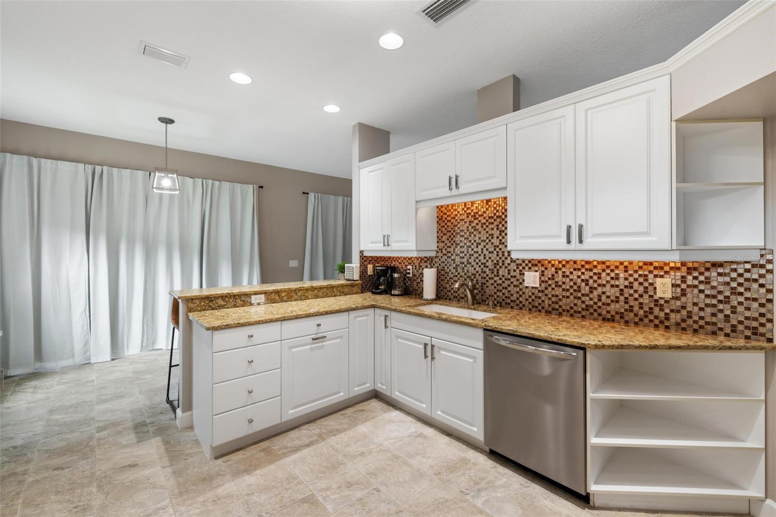 GOLF ESTATES - Residential Lease