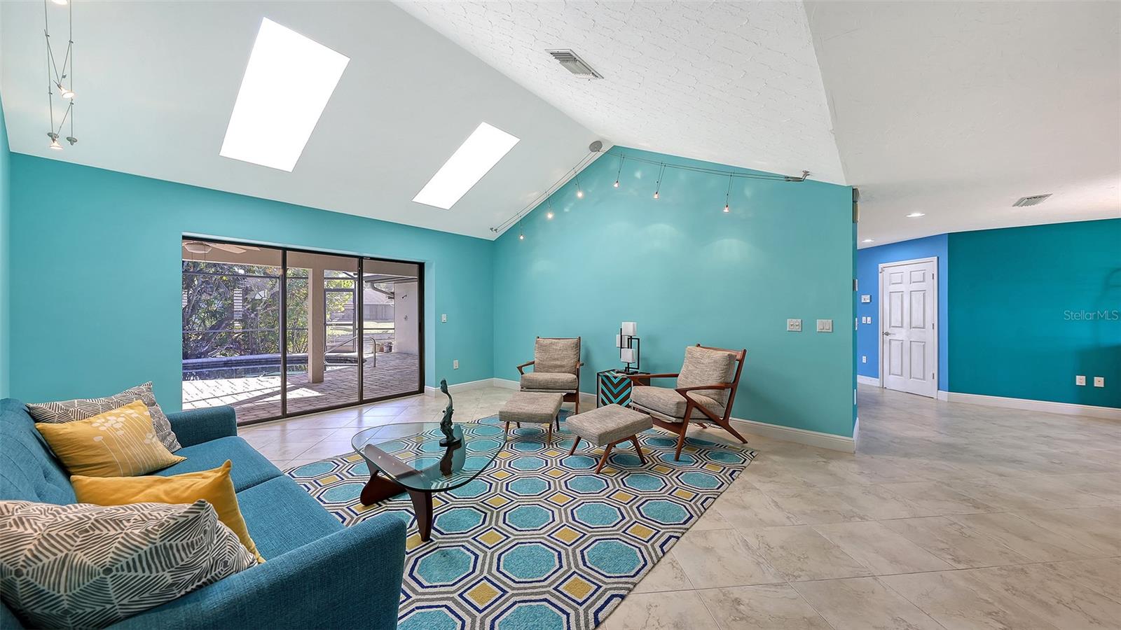 FOREST LAKES SOUTH - Residential