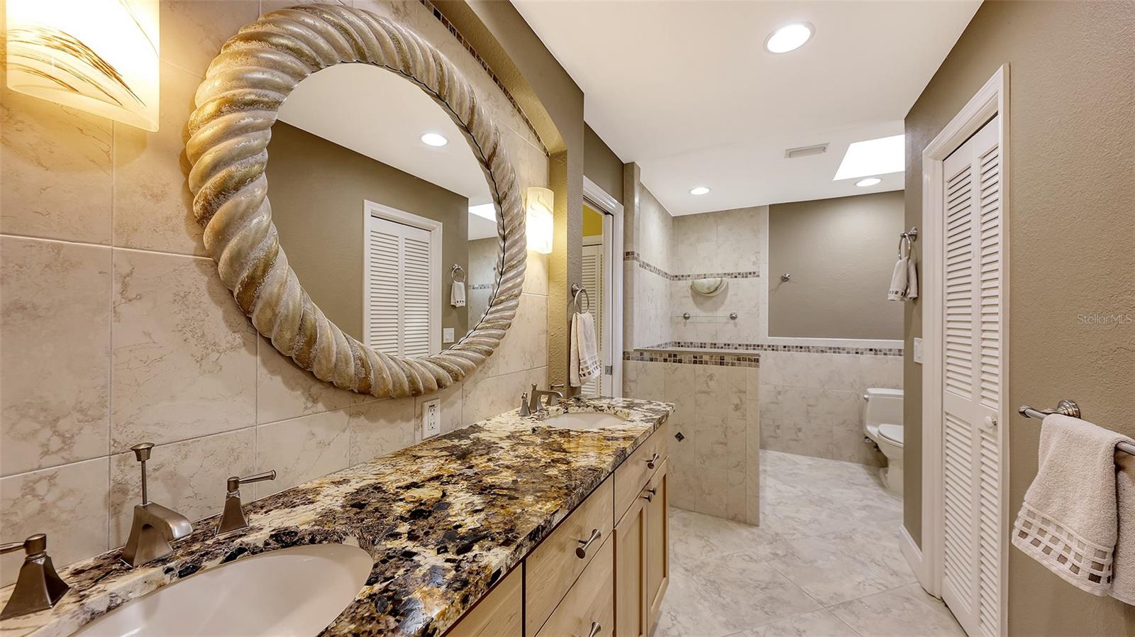 FOREST LAKES SOUTH - Residential