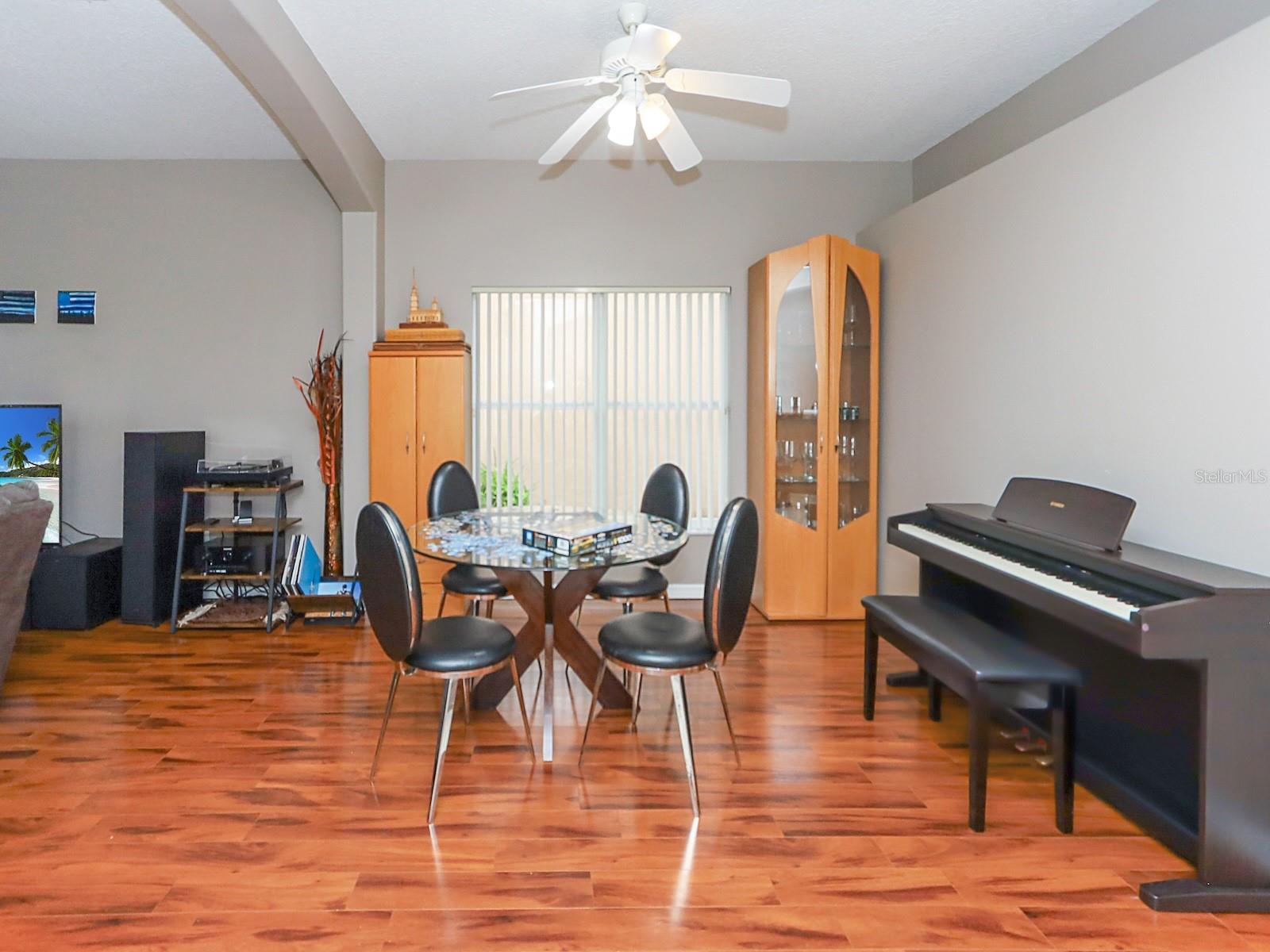 2668 DOVER GLEN CIRCLE