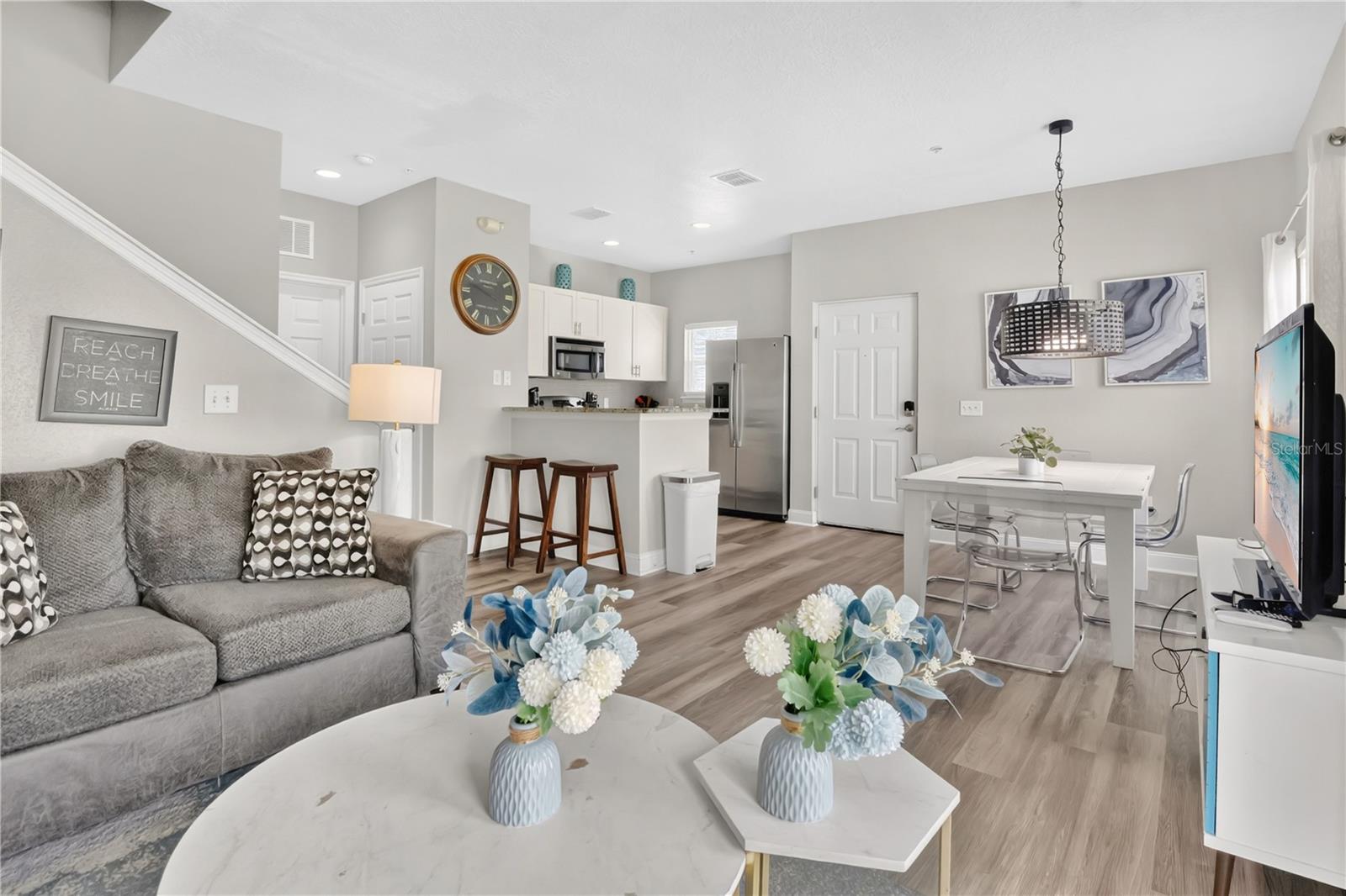 5352 DIPLOMAT COURT 108