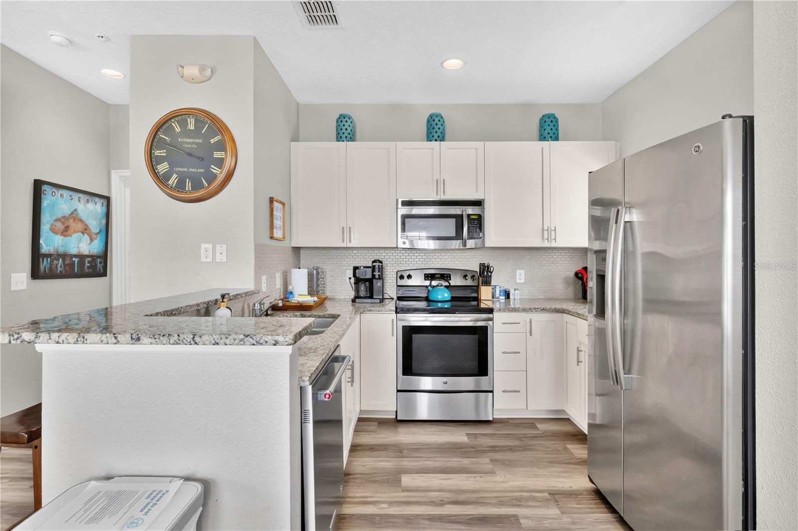 5352 DIPLOMAT COURT 108
