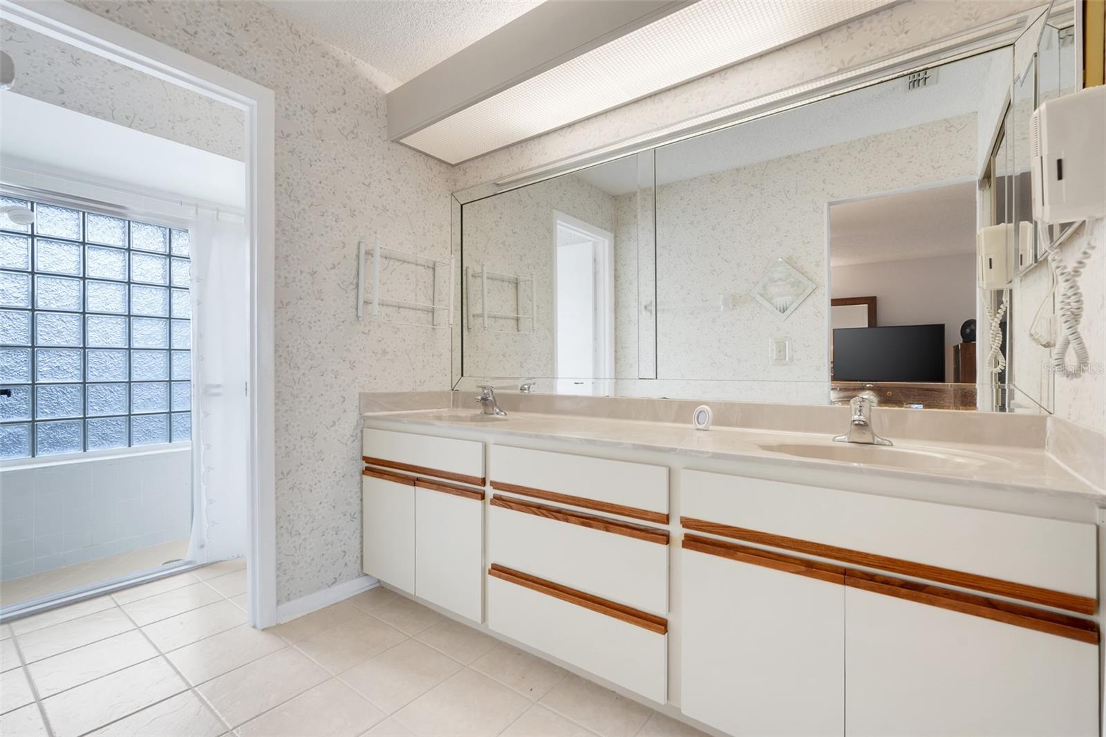 AUTUMN GREEN VILLAGE - Residential