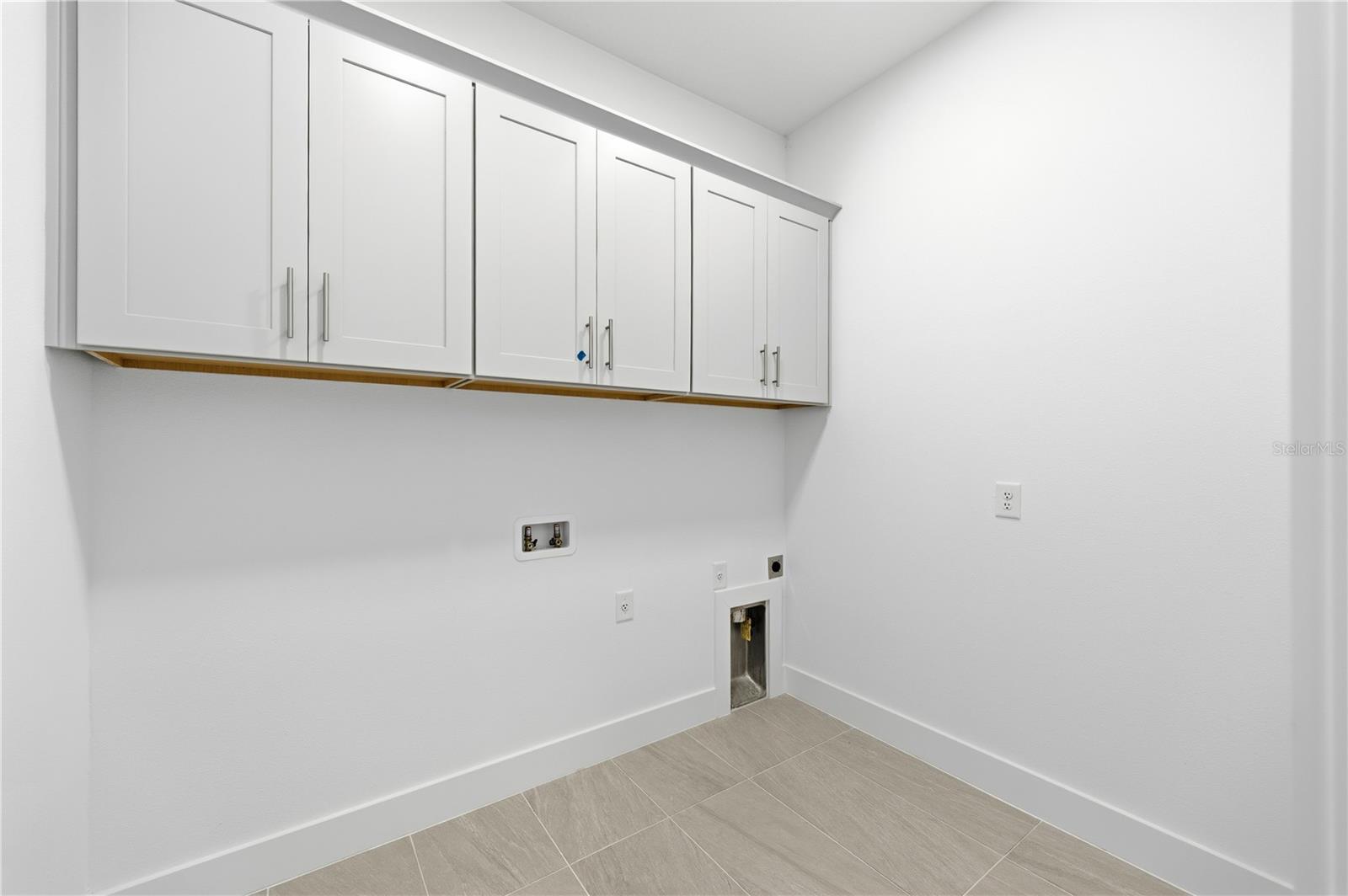 OAKBEND AT WELLEN PARK - Residential