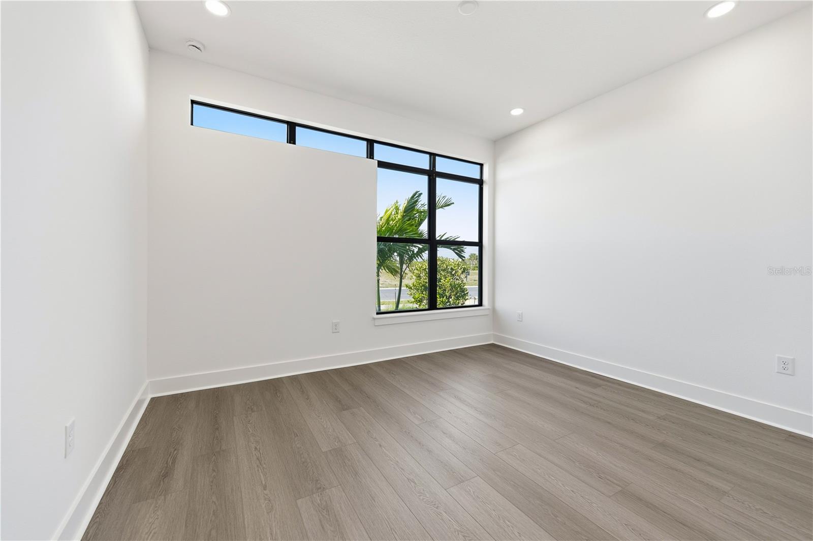 OAKBEND AT WELLEN PARK - Residential