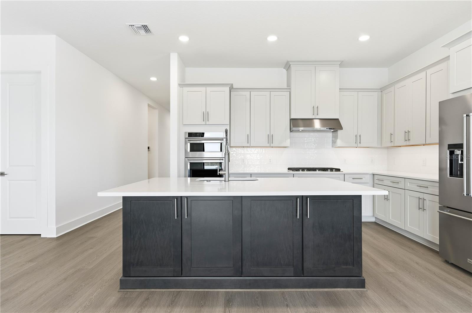 OAKBEND AT WELLEN PARK - Residential