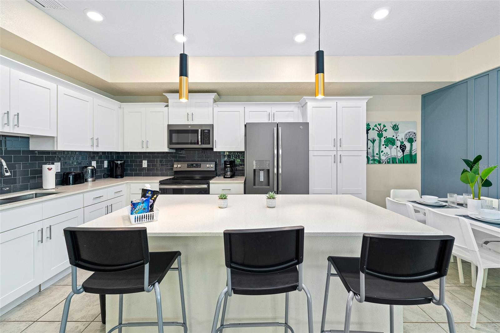 3111 PARADOX CIRCLE 406