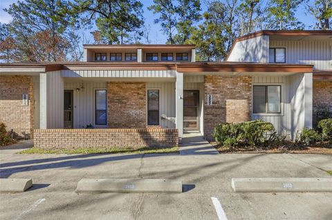 Photo of 3952 NW 27th Lane, Gainesville, FL 32606 (MLS # GC537021)