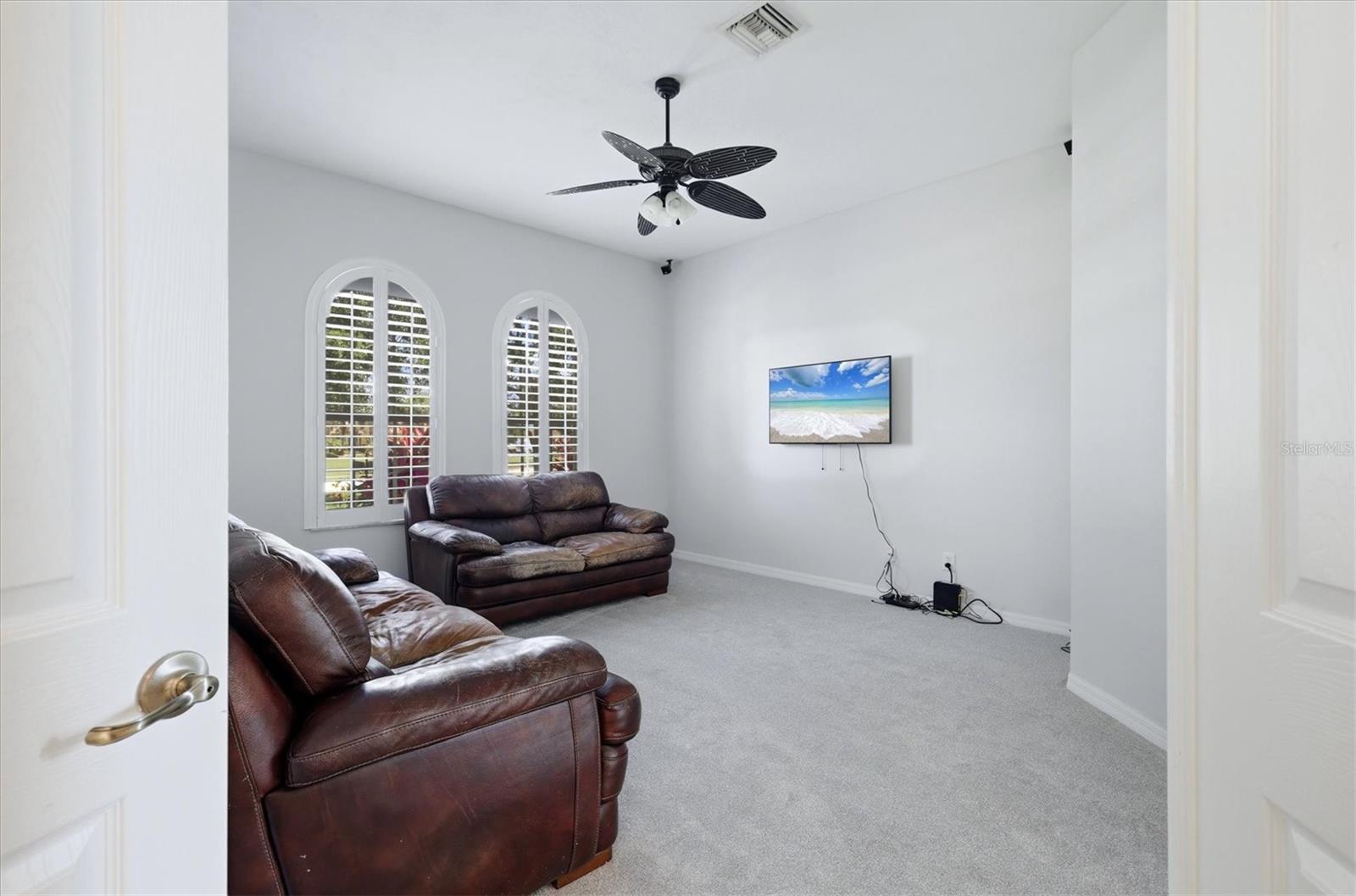 COUNTRY MEADOWS - Residential