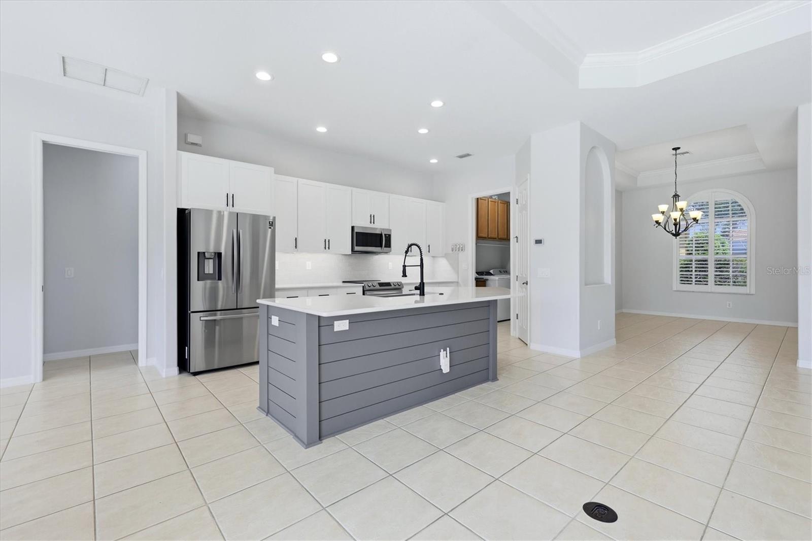 COUNTRY MEADOWS - Residential