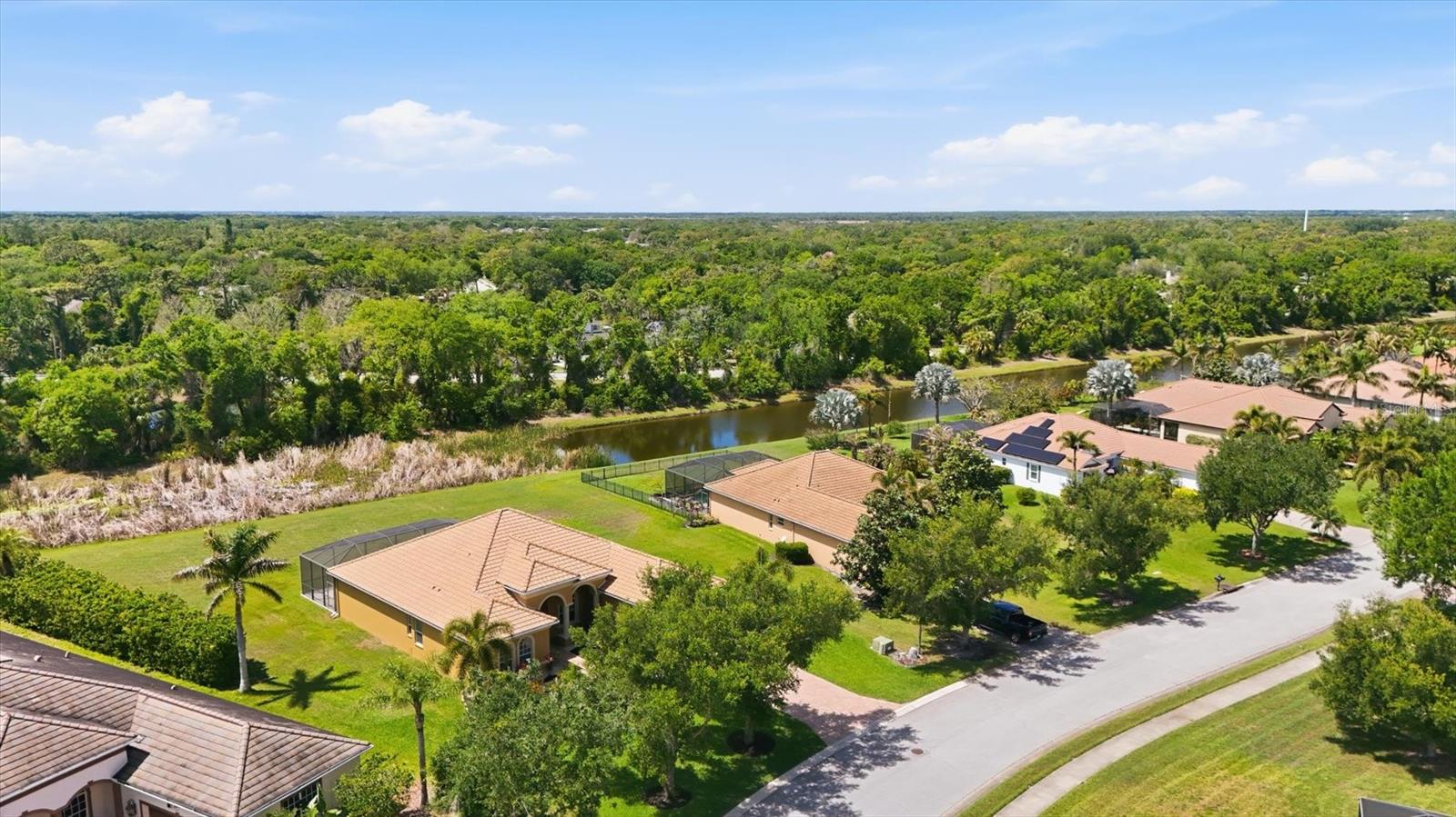 COUNTRY MEADOWS - Residential