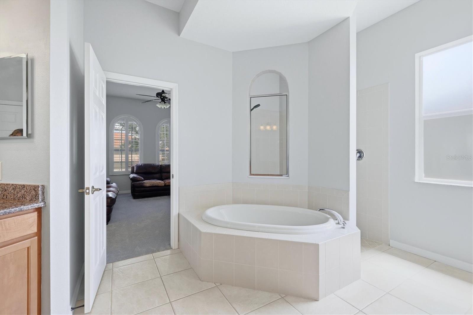 COUNTRY MEADOWS - Residential