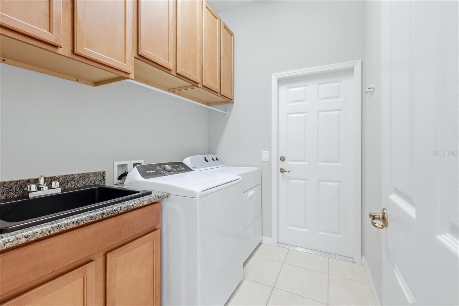 COUNTRY MEADOWS - Residential