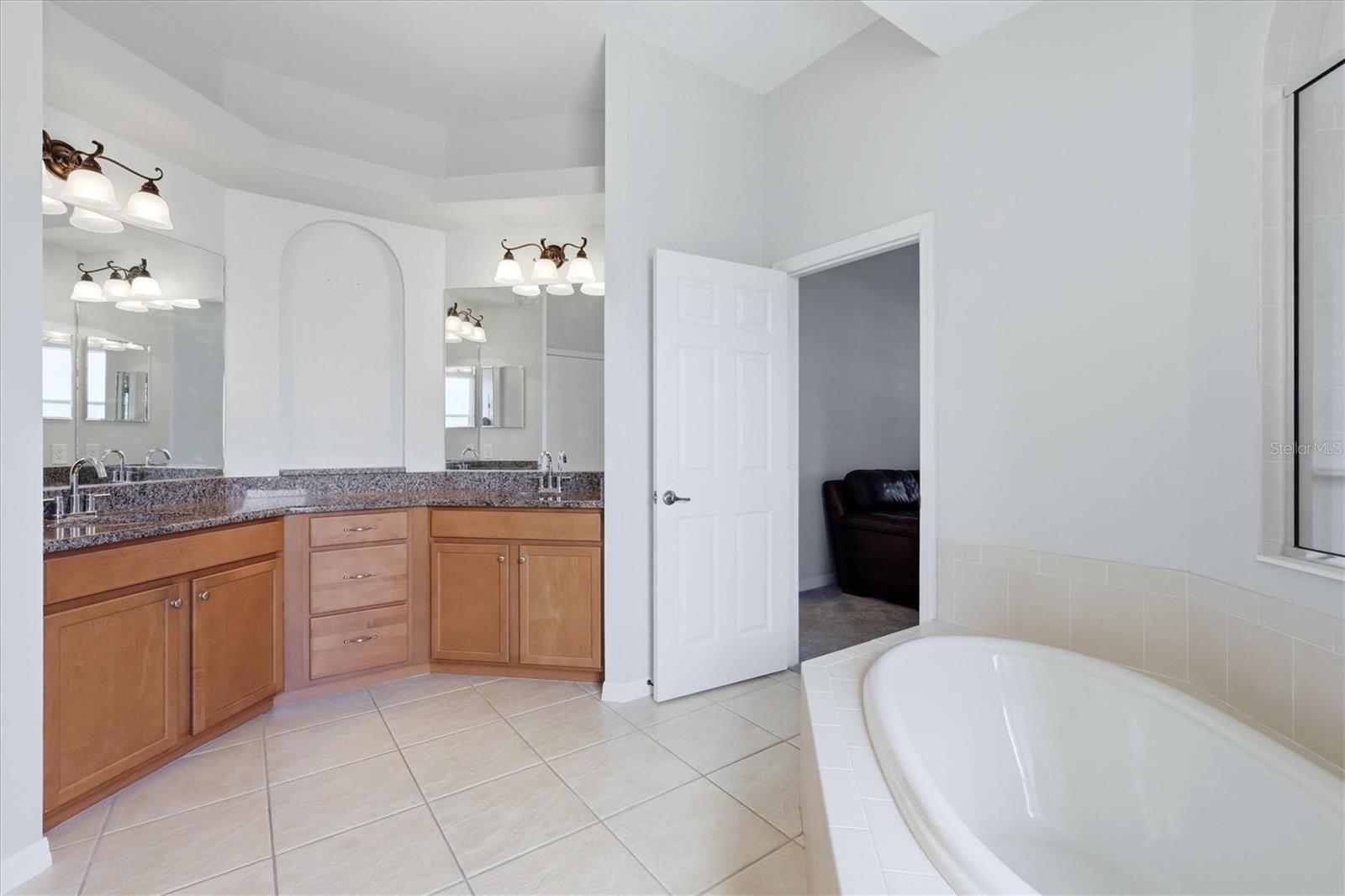 COUNTRY MEADOWS - Residential