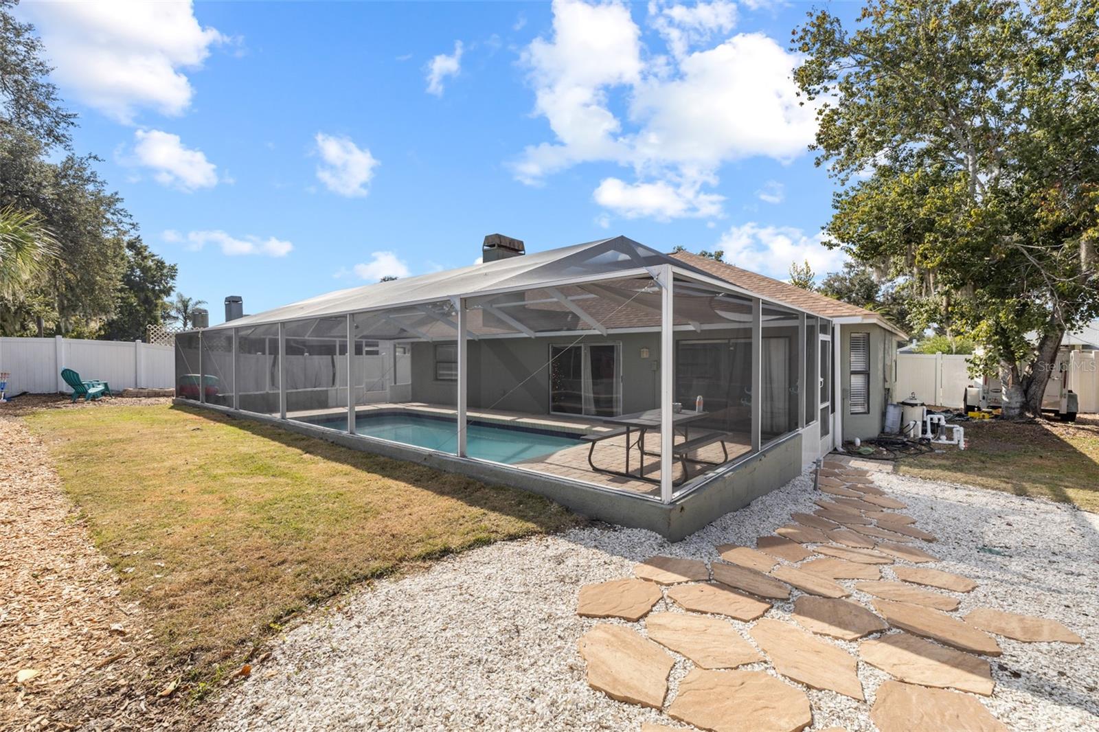 PINE LAKE - Residential