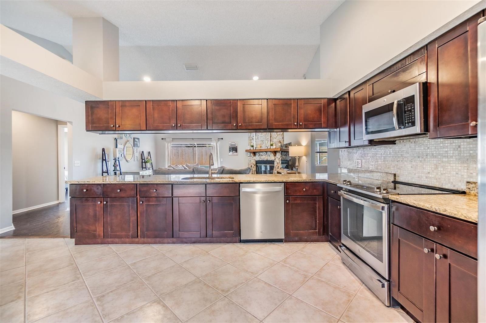 PINE LAKE - Residential