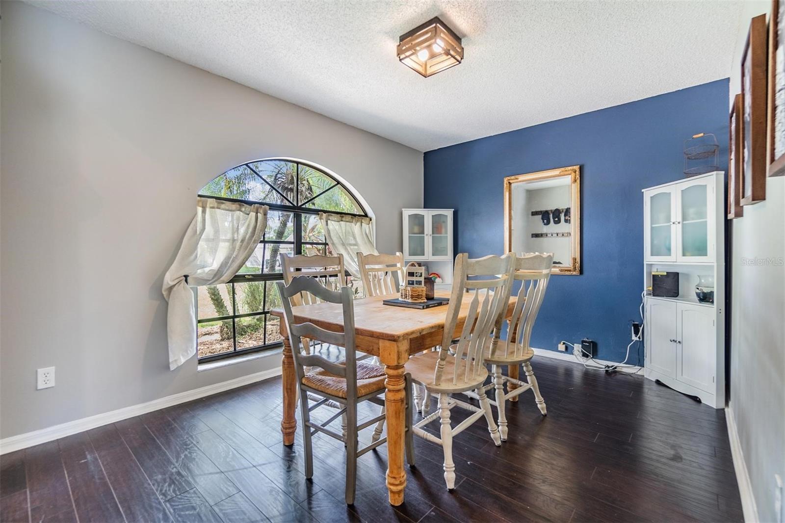 PINE LAKE - Residential