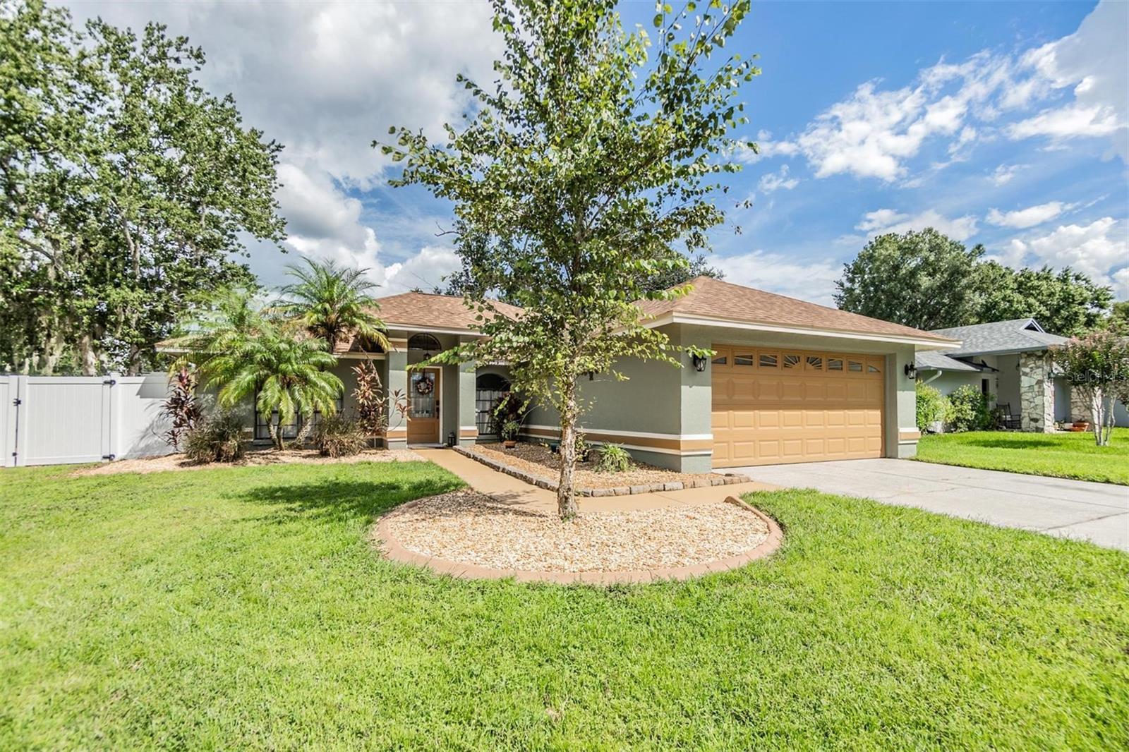 PINE LAKE - Residential