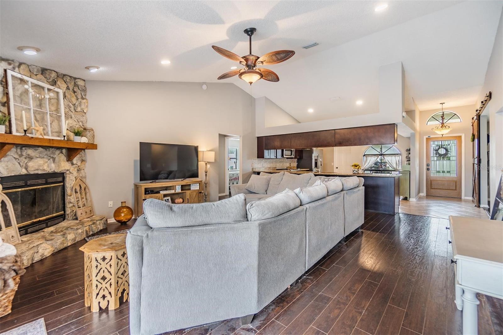 PINE LAKE - Residential