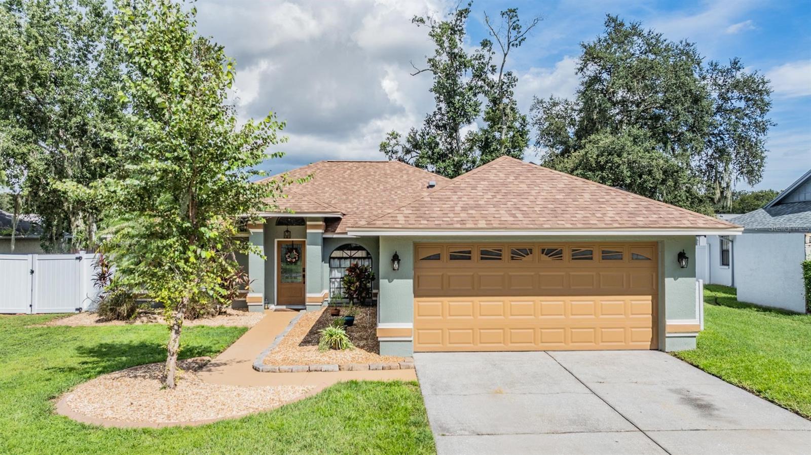 PINE LAKE - Residential