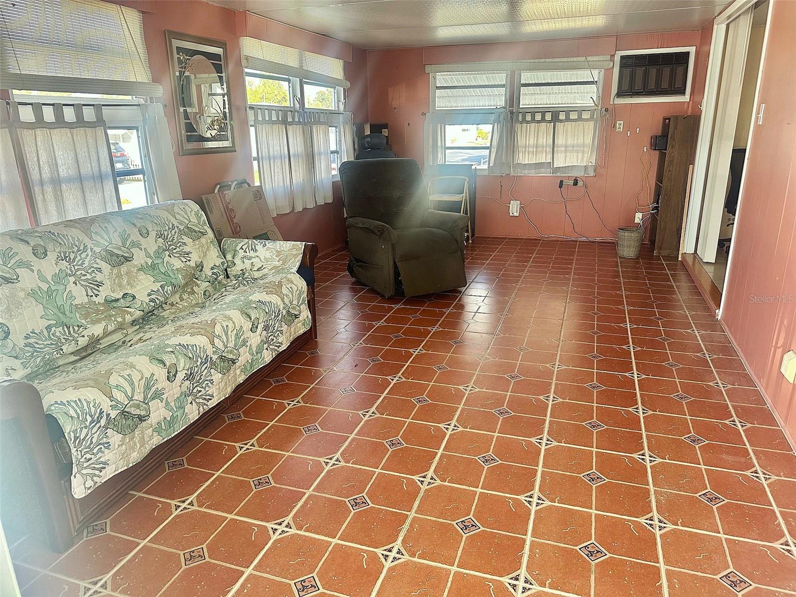 COLONIAL VILLAGE MOBILE HOME PARK CO-OP UNREC - Residential