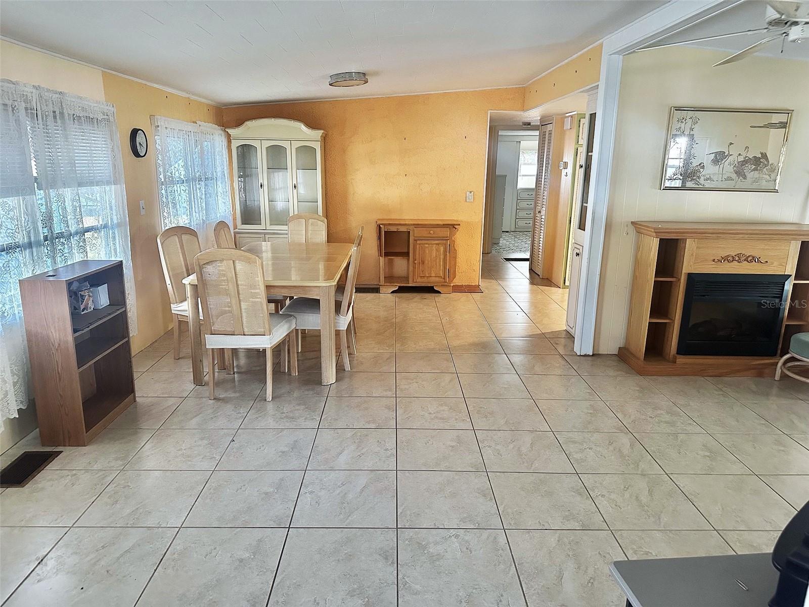 COLONIAL VILLAGE MOBILE HOME PARK CO-OP UNREC - Residential