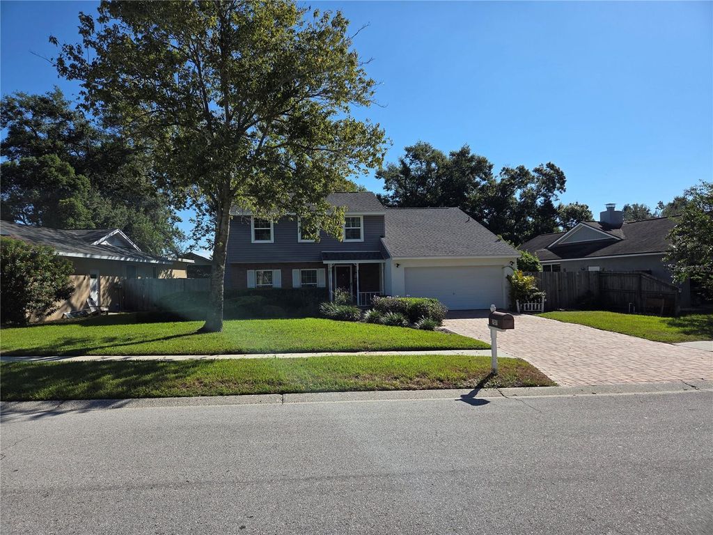 Photo of 707 Rollingwood Lane, Valrico, FL 33594 (MLS # TB8433387)