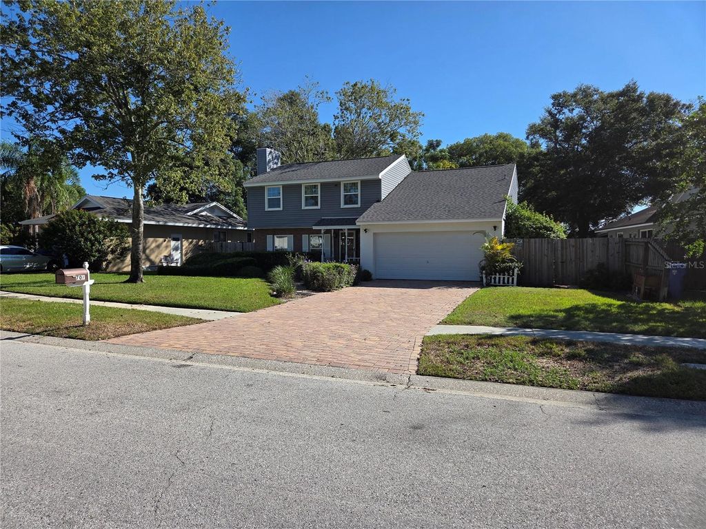 Photo of 707 Rollingwood Lane, Valrico, FL 33594 (MLS # TB8433387)
