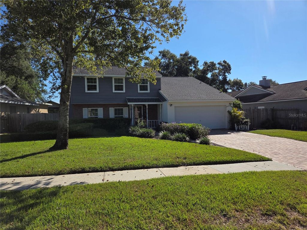 Photo of 707 Rollingwood Lane, Valrico, FL 33594 (MLS # TB8433387)