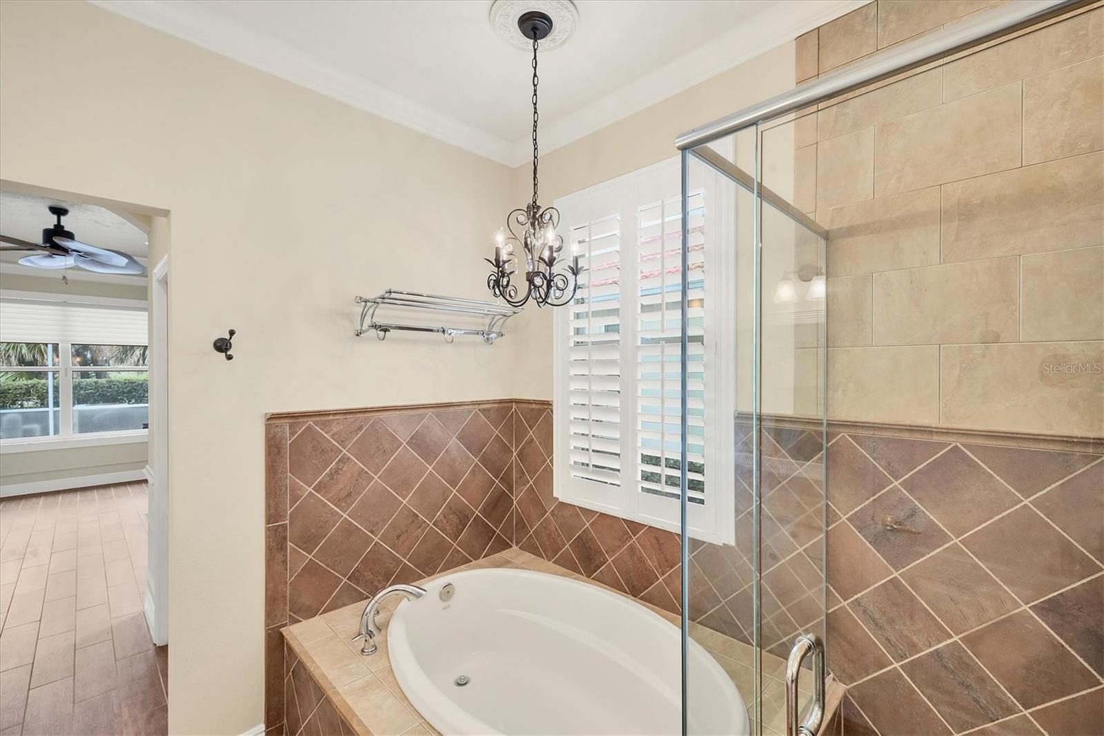 PELICAN POINTE GOLF & COUNTRY CLUB - Residential