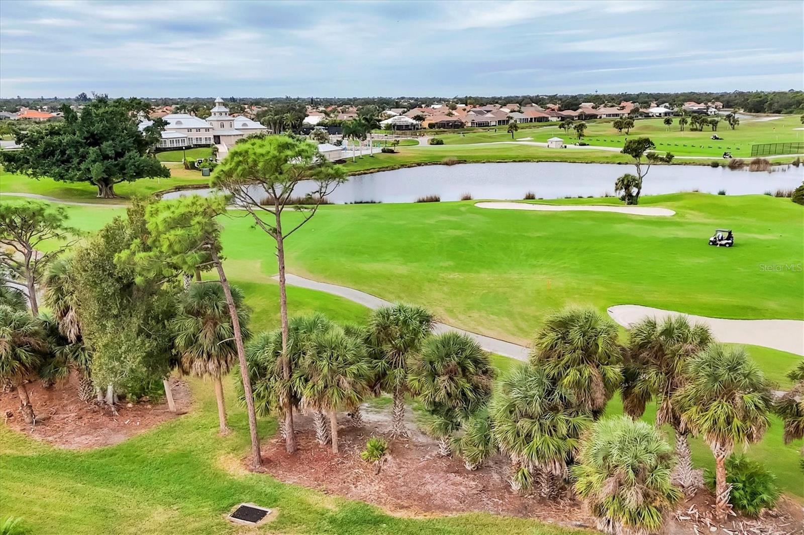 PELICAN POINTE GOLF & COUNTRY CLUB - Residential