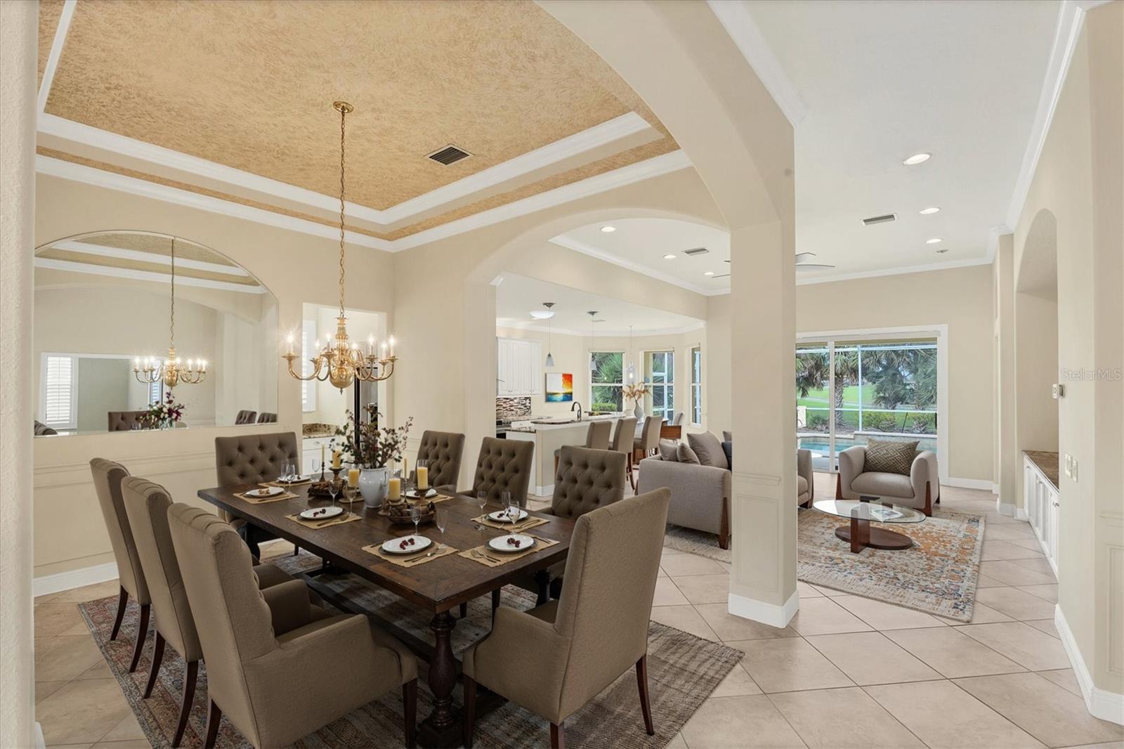 PELICAN POINTE GOLF & COUNTRY CLUB - Residential