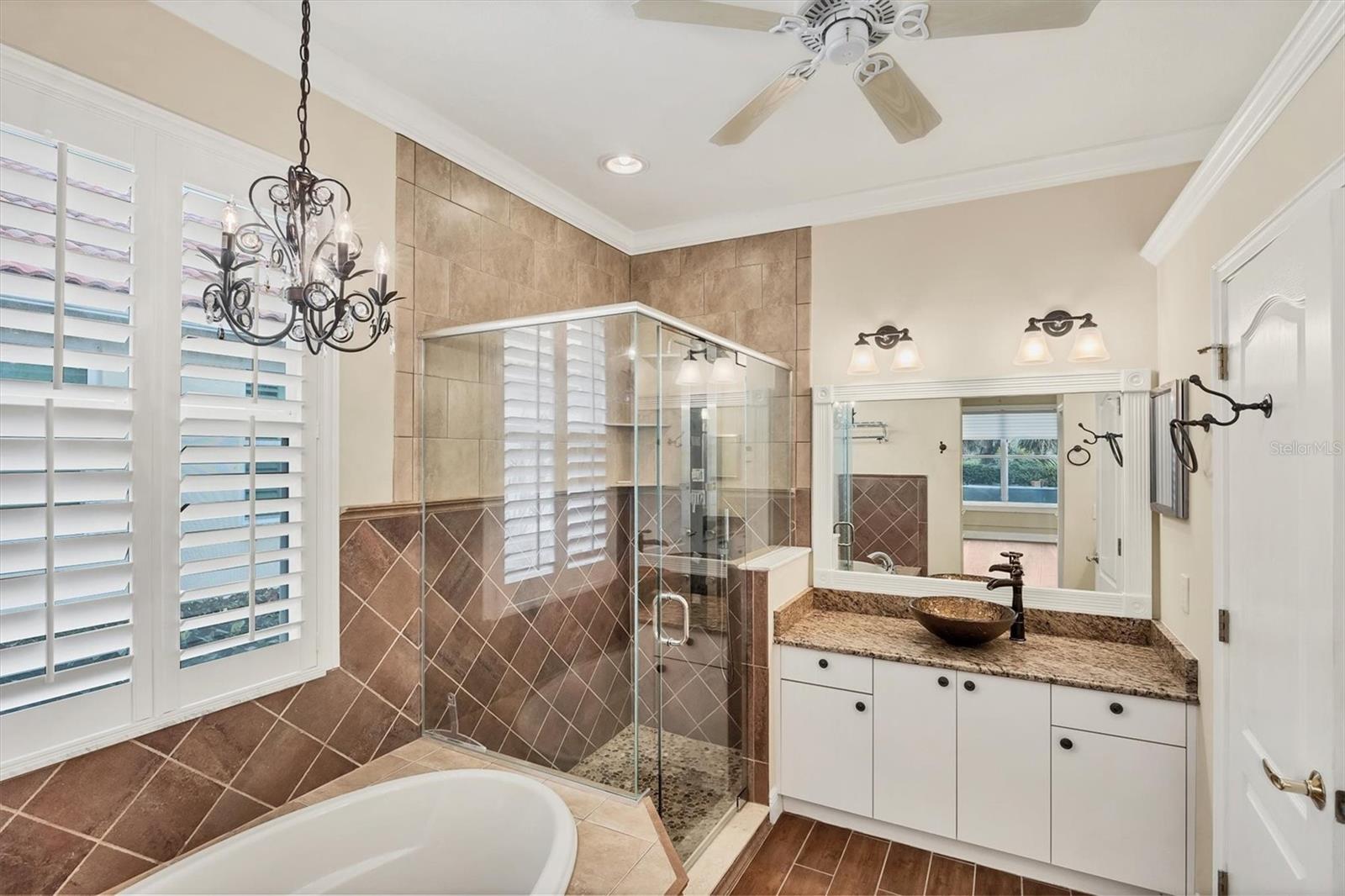 PELICAN POINTE GOLF & COUNTRY CLUB - Residential