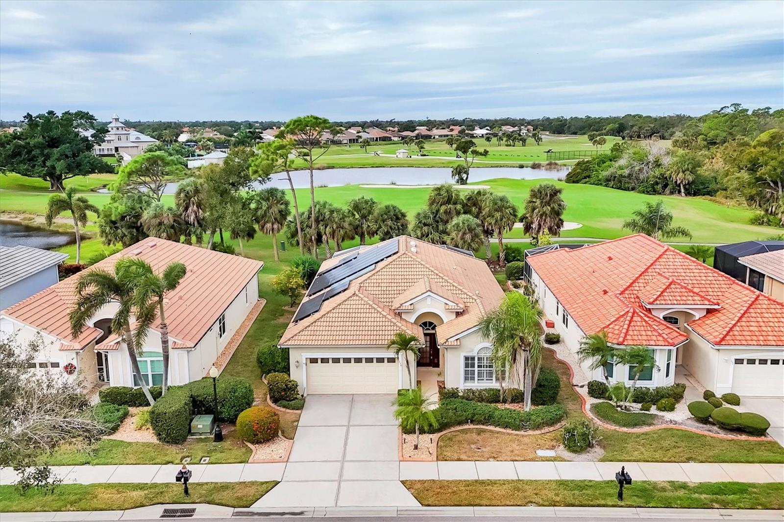 PELICAN POINTE GOLF & COUNTRY CLUB - Residential