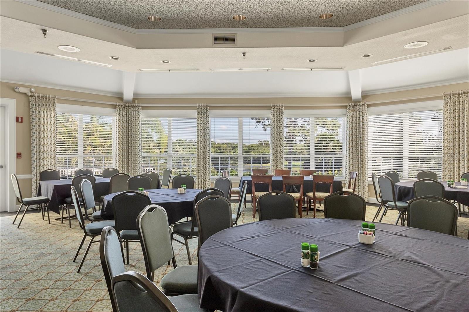 PELICAN POINTE GOLF & COUNTRY CLUB - Residential