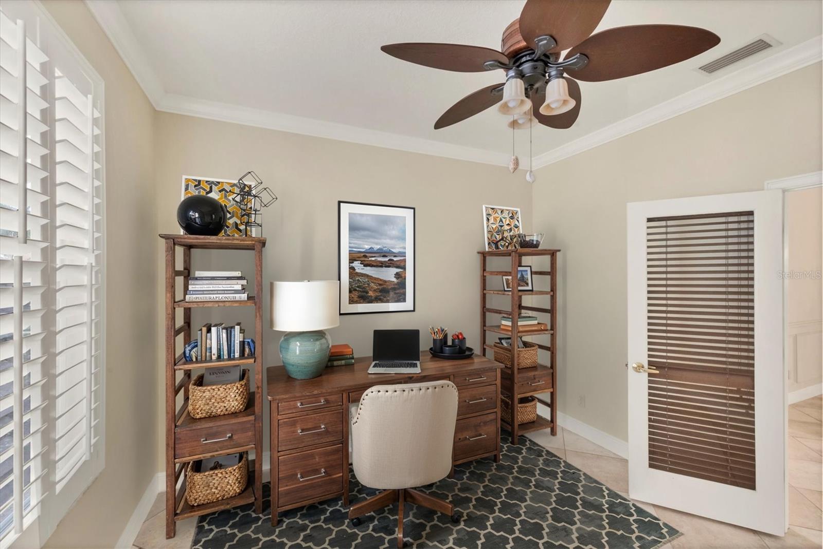 PELICAN POINTE GOLF & COUNTRY CLUB - Residential