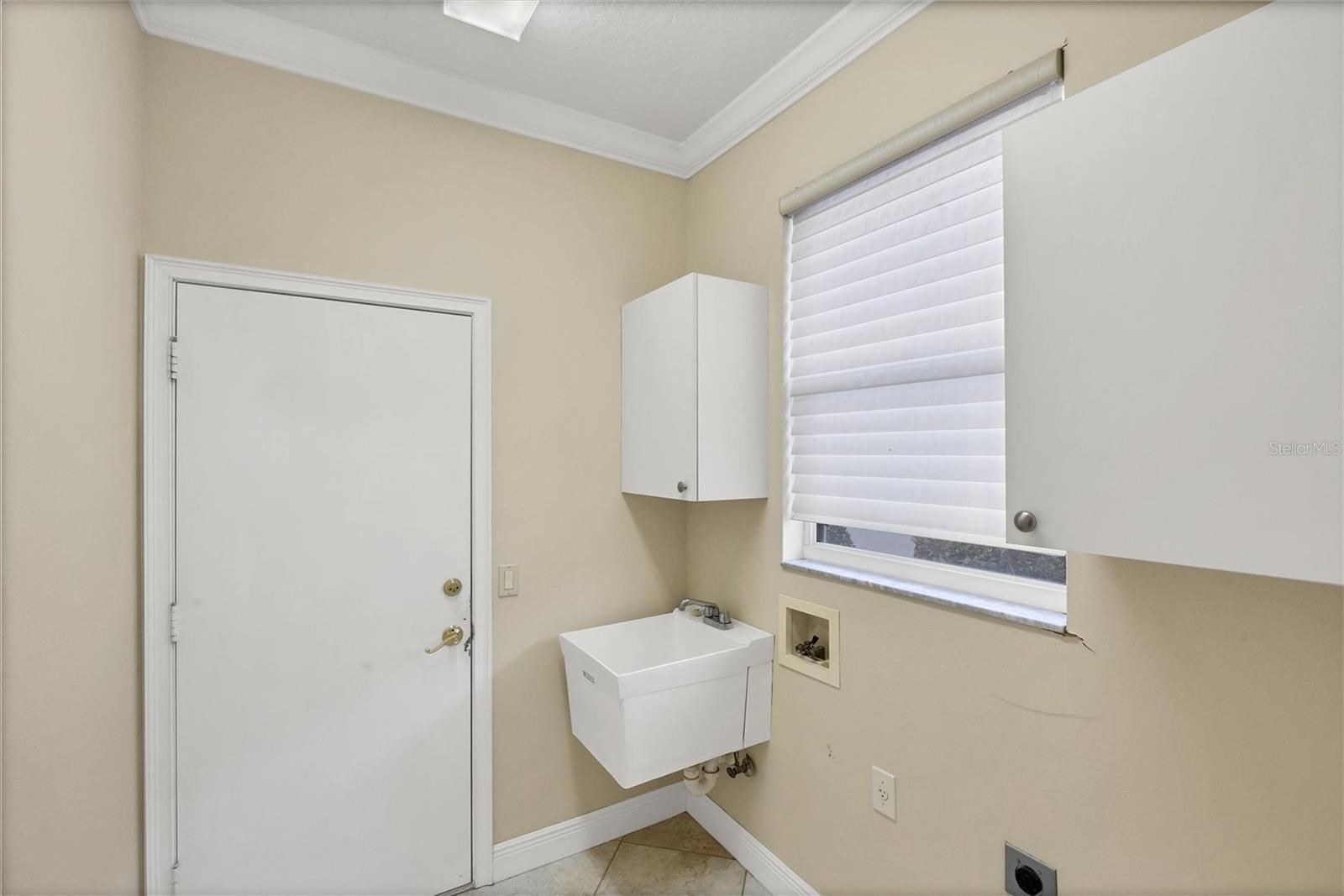 PELICAN POINTE GOLF & COUNTRY CLUB - Residential