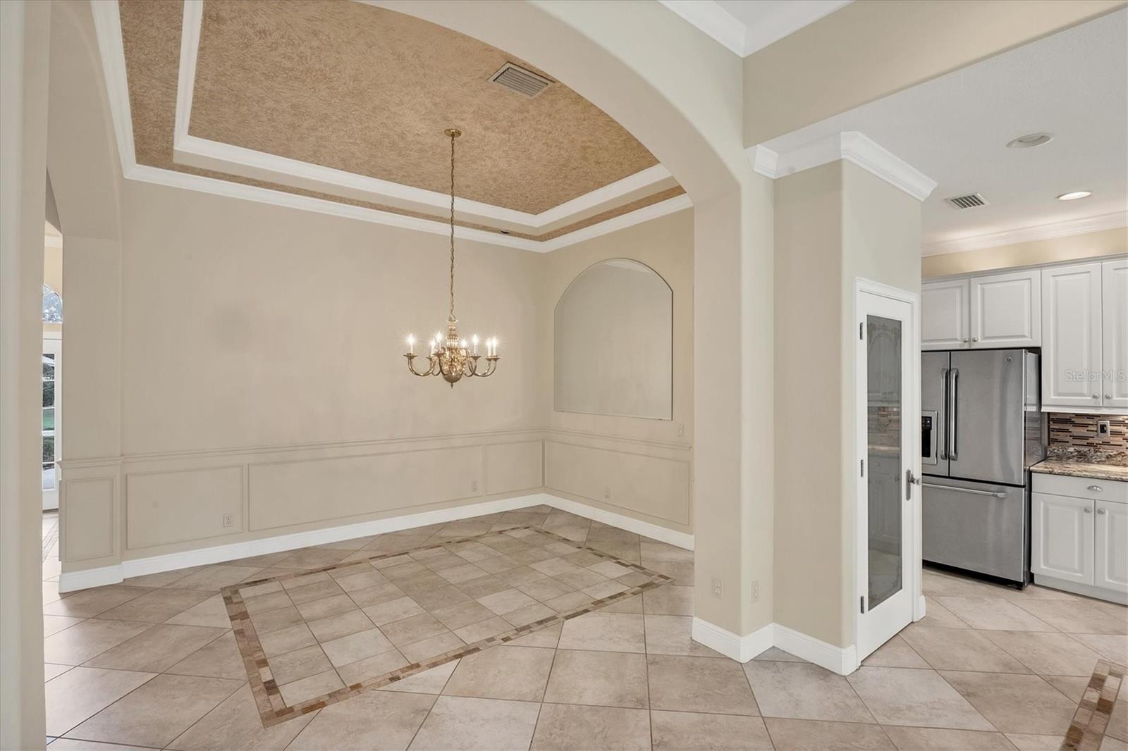 PELICAN POINTE GOLF & COUNTRY CLUB - Residential