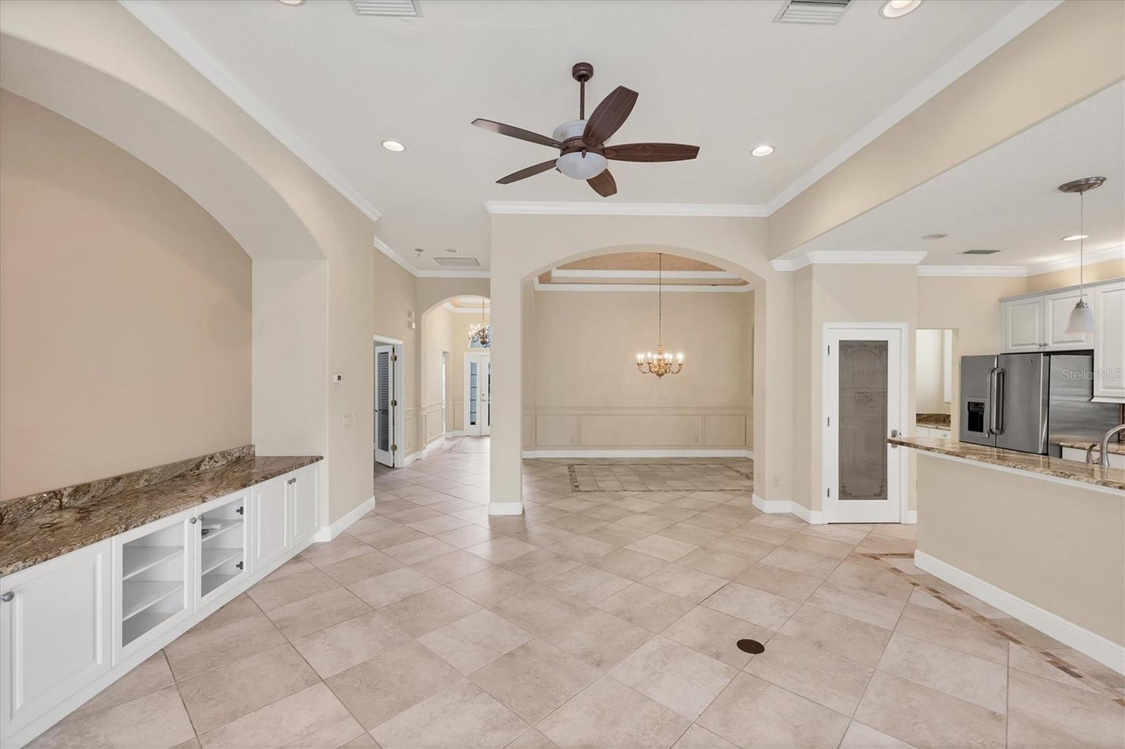 PELICAN POINTE GOLF & COUNTRY CLUB - Residential