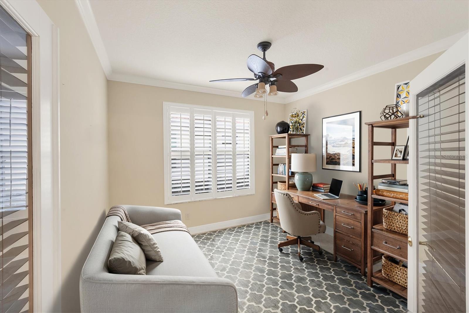 PELICAN POINTE GOLF & COUNTRY CLUB - Residential