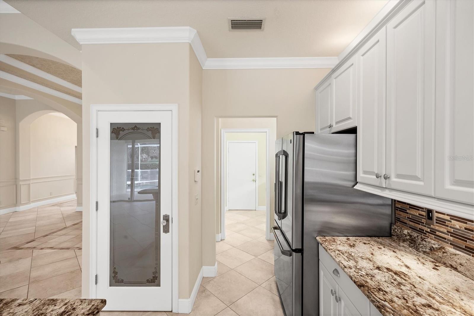 PELICAN POINTE GOLF & COUNTRY CLUB - Residential