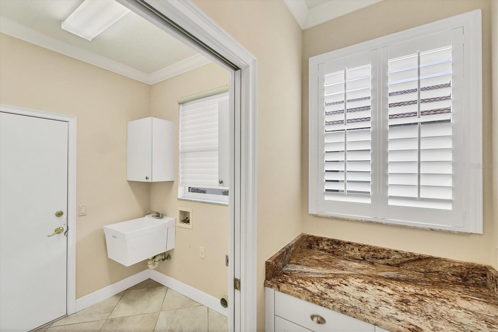 PELICAN POINTE GOLF & COUNTRY CLUB - Residential