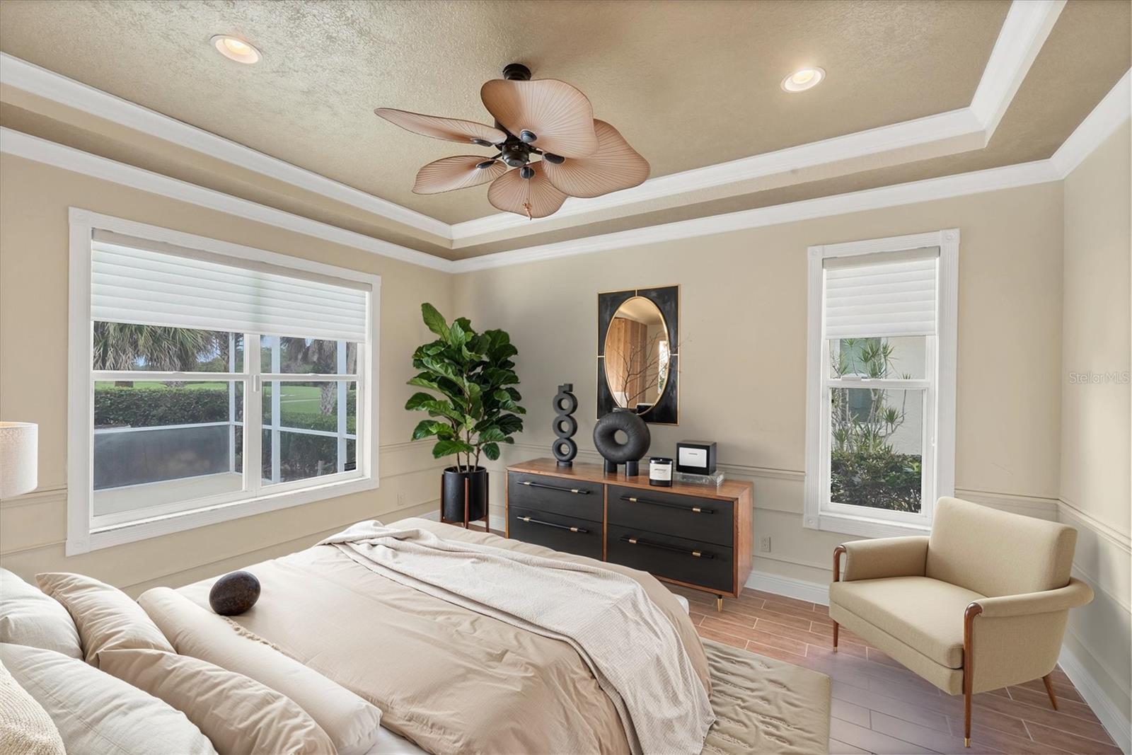 PELICAN POINTE GOLF & COUNTRY CLUB - Residential